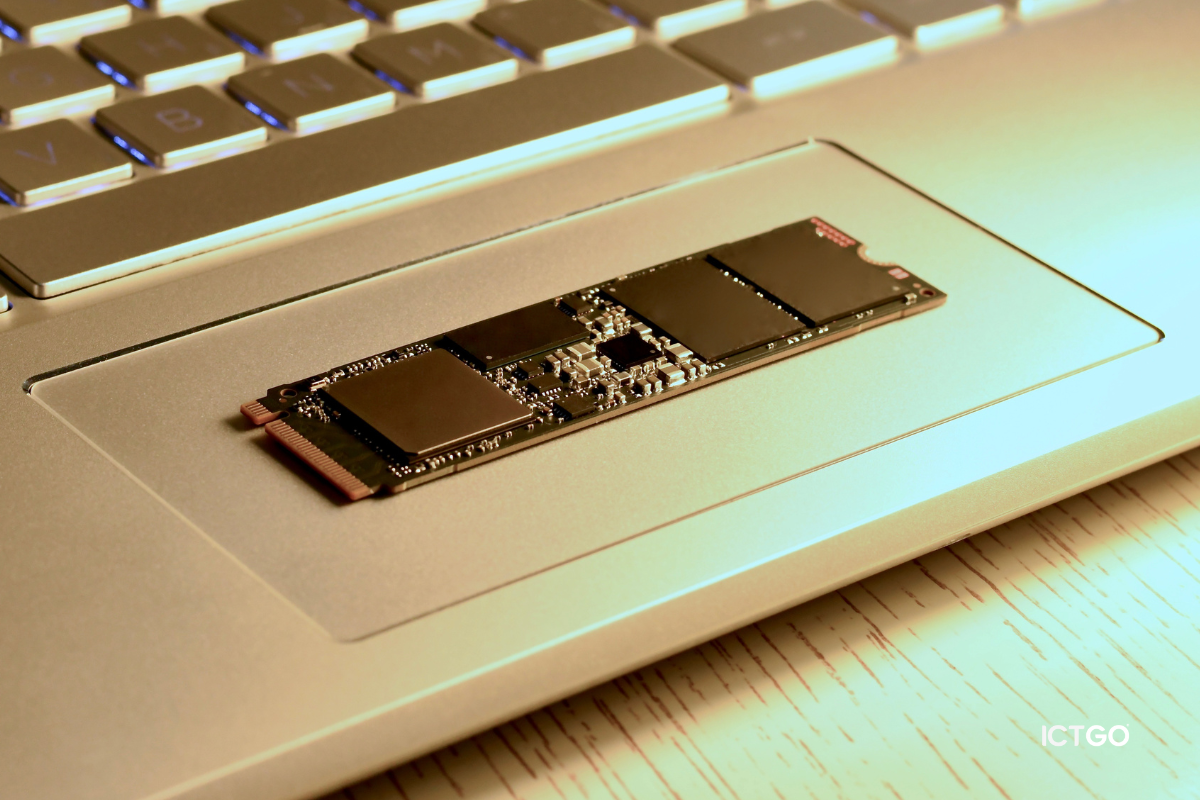 vi sao nen dung 2 o ssd 2