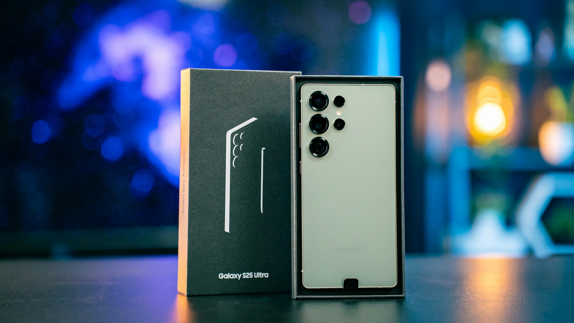 S25 Ultra with box
